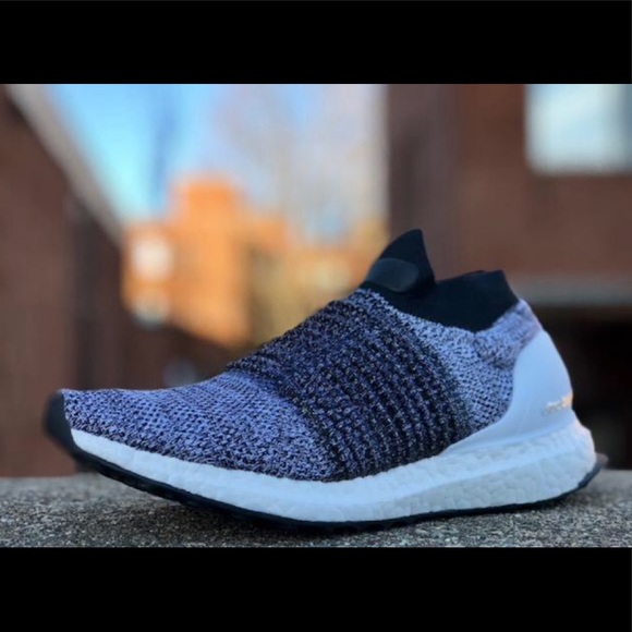 New Adidas UltraBoost Laceless BB6141 Mens Sz 10.5 NWT New Adidas UltraBoost Laceless BB6141 Mens Sz 10.5 NWT